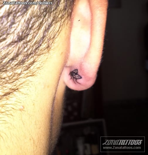 Foto de tatuaje Moscas, Oreja, Insectos