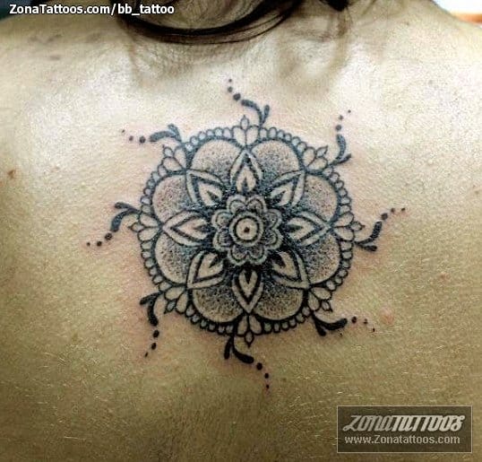 Tattoo photo Mandalas, Pointillism