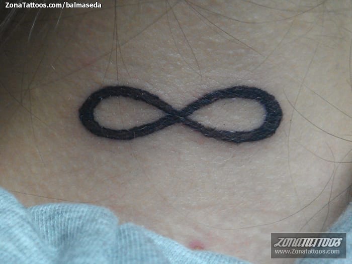 Foto de tatuaje Infinitos, Símbolos