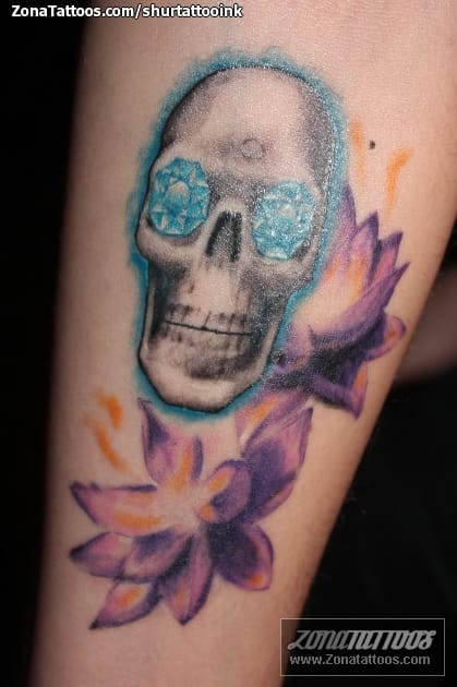 Foto de tatuaje Calaveras, Flores, Diamantes