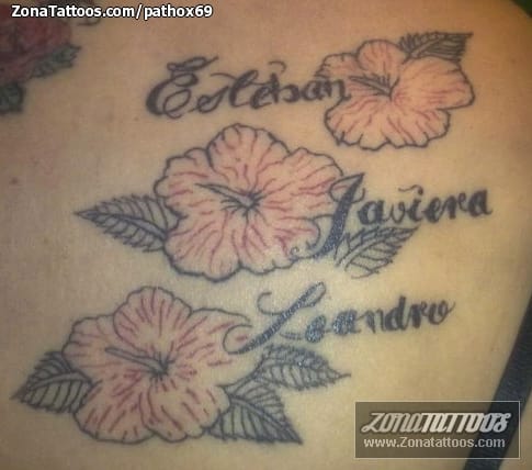 Foto de tatuaje Flores, Nombres, Letras