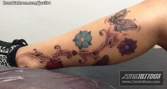 Foto de tatuaje Flores, Pierna, Enredaderas