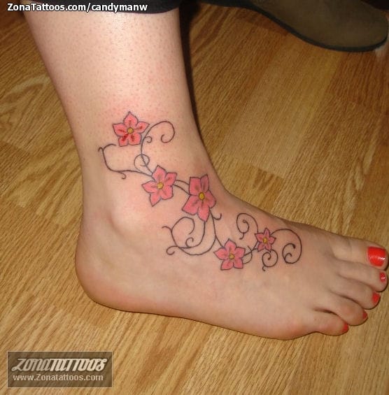 Foto de tatuaje Flores, Filigranas, Empeine