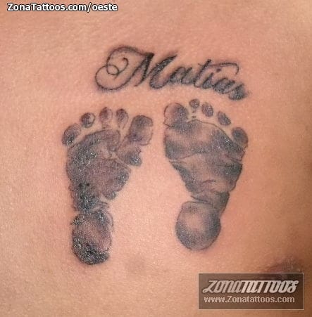 Foto de tatuaje Pies, Nombres, Pecho