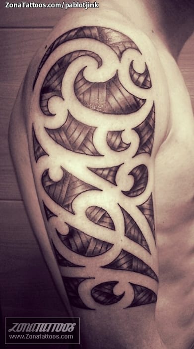 Tattoo photo Maori, Arm