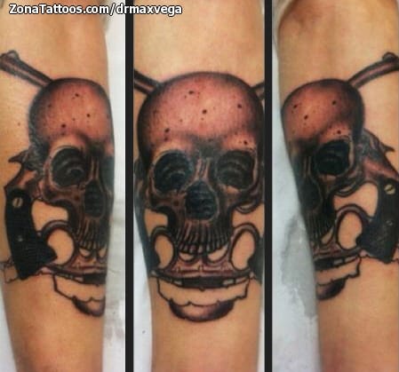 Foto de tatuaje Pistolas, Calaveras, Puños Americanos