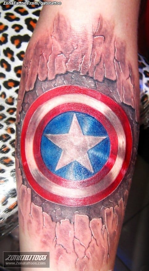 Tattoo of Superheroes, Cracks, Comics