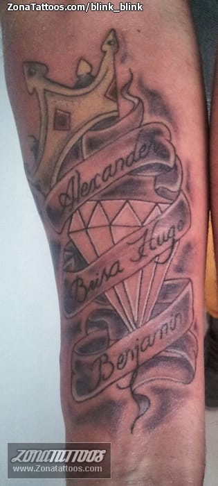 Foto de tatuaje Pergaminos, Diamantes, Nombres