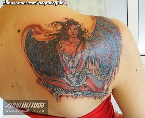 Foto de tatuaje Demonios, Omóplato