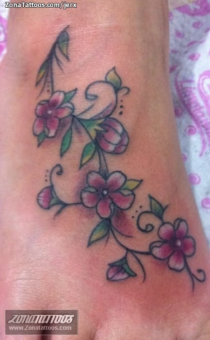 Foto de tatuaje Flores, Empeine