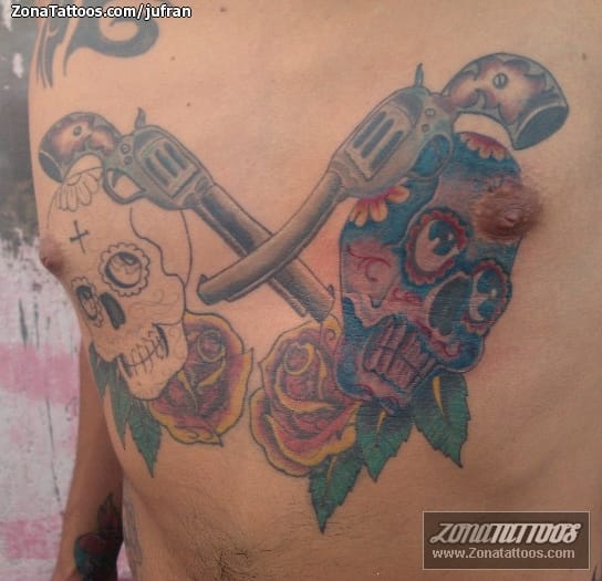 Foto de tatuaje Pistolas, Armas, Pecho