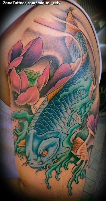 Foto de tatuaje Koi, Flores, Agua