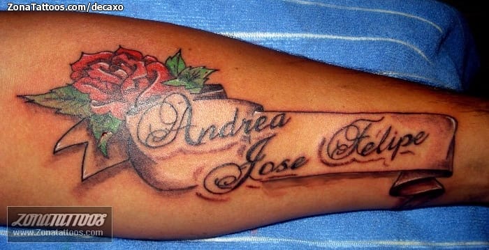 Foto de tatuaje Flores, Rosas, Pergaminos