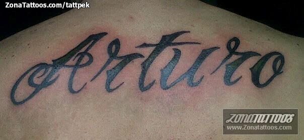 Foto de tatuaje Nombres, Espalda