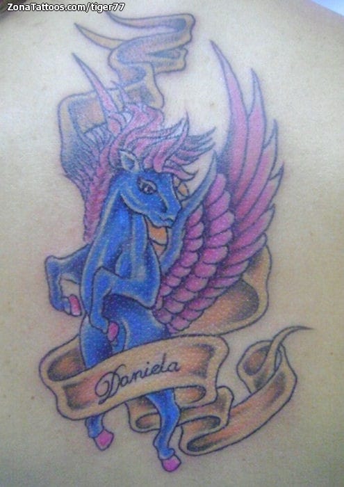 Foto de tatuaje Fantasía, Pergaminos, Unicornios