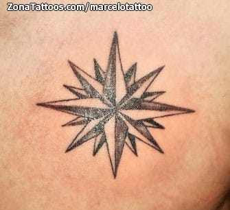 Foto de tatuaje Estrellas, Pecho, Rosa de los vientos