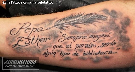 Foto de tatuaje Plumas, Brazo, Nombres