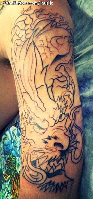 Foto de tatuaje Dragones, Orientales, Brazo