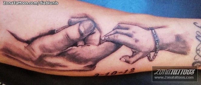 Foto de tatuaje Manos, Antebrazo