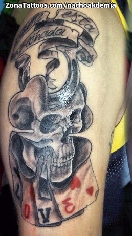 Foto de tatuaje Naipes, Calaveras, Brazo