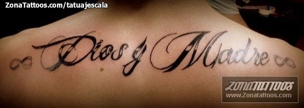 Foto de tatuaje Frases, Espalda, Letras