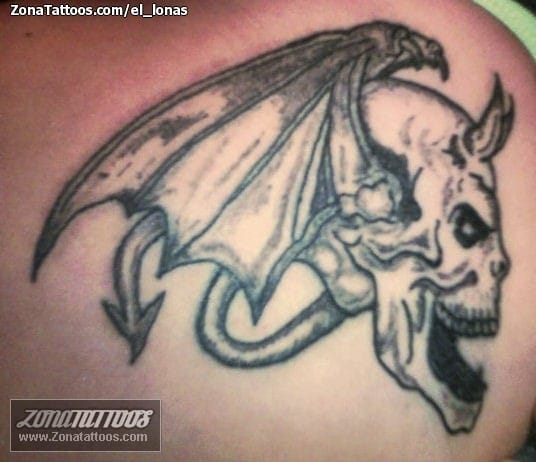 Tattoo photo Skulls, Wings