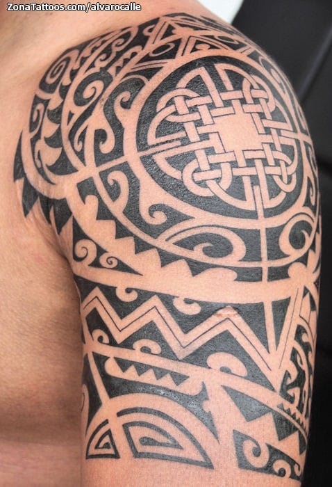 Tattoo photo Maori, Shoulder