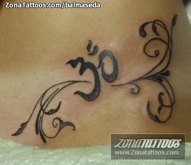 Foto de tatuaje Om, Filigranas