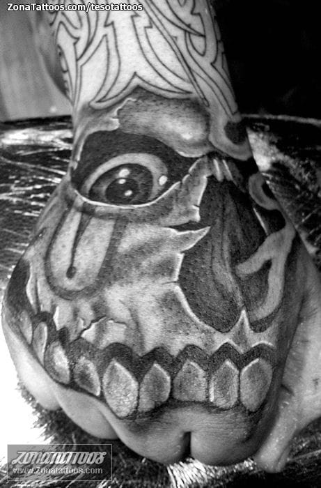 Tattoo photo Skulls, Hand