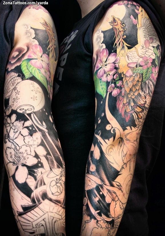 Foto de tatuaje Ave Fénix, Flores, Fantasía