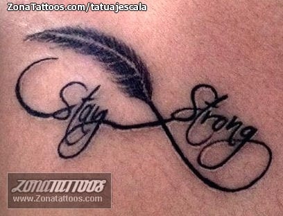 Foto de tatuaje Infinitos, Plumas, Letras