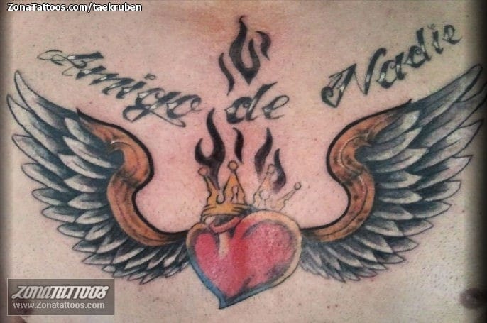 Foto de tatuaje Corazones, Alas, Letras