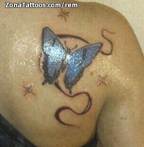 Foto de tatuaje Mariposas, Filigranas, Omóplato