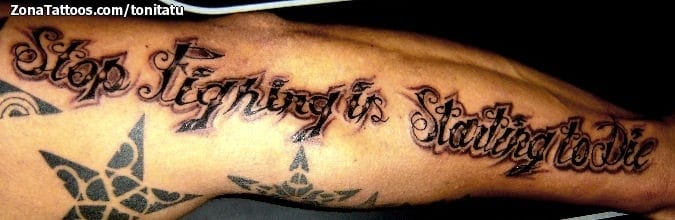 Foto de tatuaje Frases, Letras, Estrellas