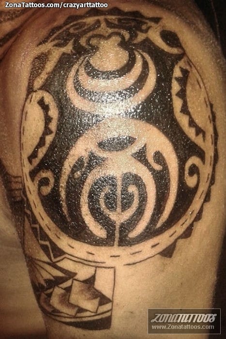 Tattoo photo Maori, Shoulder