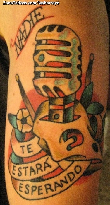 Foto de tatuaje Micrófonos, Letras, Old School