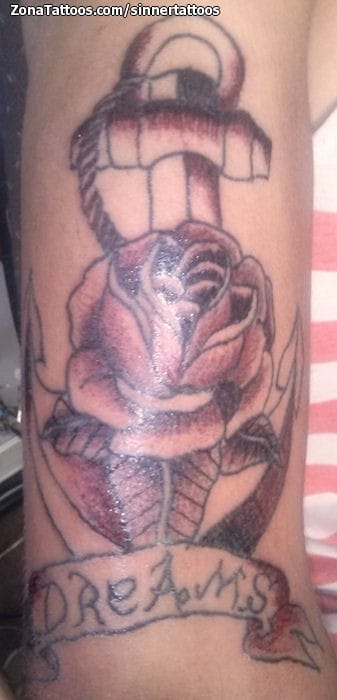 Foto de tatuaje Anclas, Rosas, Flores