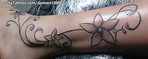 Foto de tatuaje Flores, Filigranas