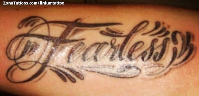 Foto de tatuaje Letras, Filigranas