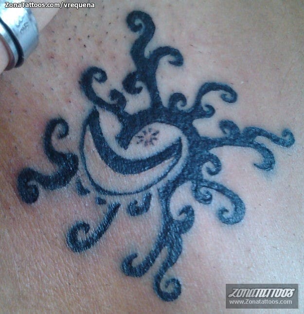 Foto de tatuaje Lunas, Filigranas