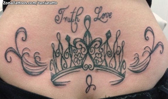 Foto de tatuaje Coronas, Letras, Filigranas