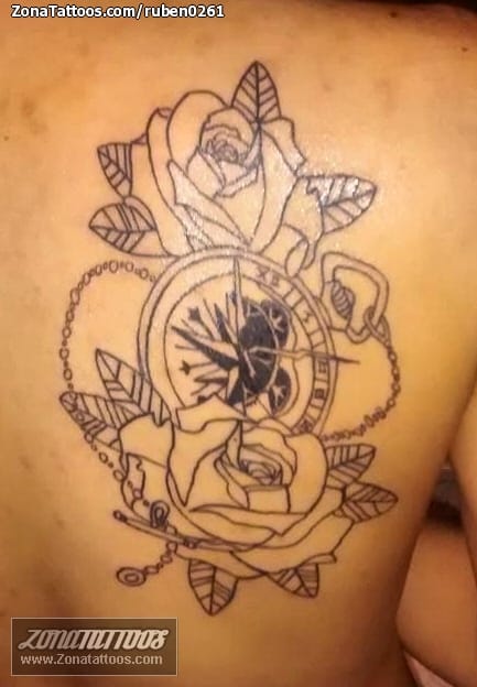 Foto de tatuaje Rosas, Brújulas, Flores