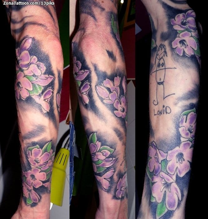 Foto de tatuaje Flores, Brazo, Infantiles