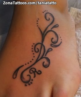 Tattoo photo Flourish, Instep