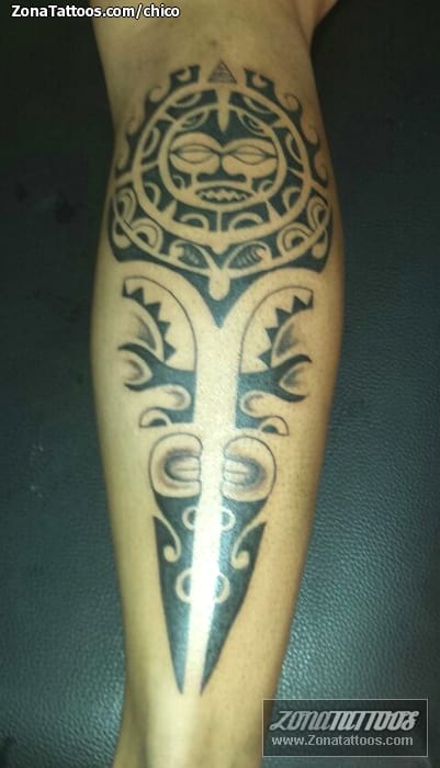 Tattoo photo Maori, Leg