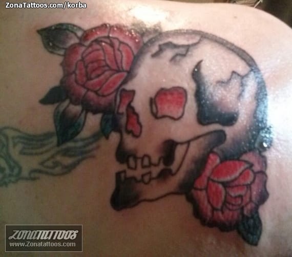 Foto de tatuaje Rosas, Calaveras, Old School