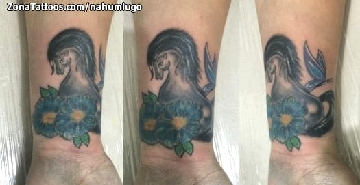 Foto de tatuaje Cover Up, Caballos, Flores