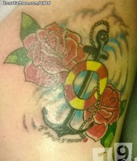 Foto de tatuaje Anclas, Rosas, Flores