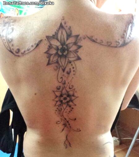 Foto de tatuaje Flores, Espalda