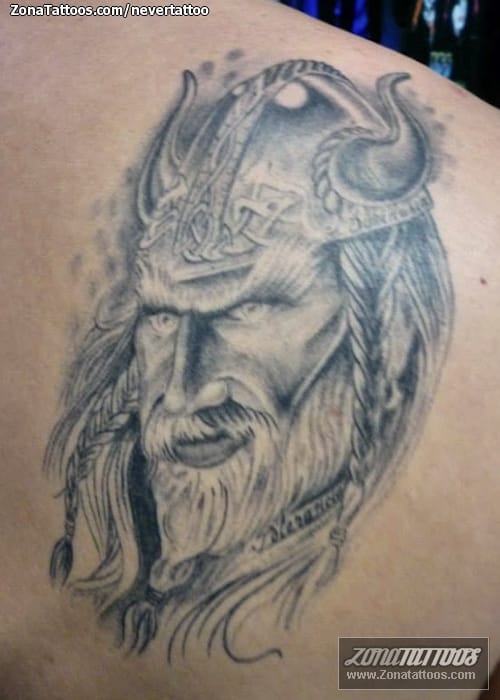 Foto de tatuaje Vikingos, Rostros, Espalda